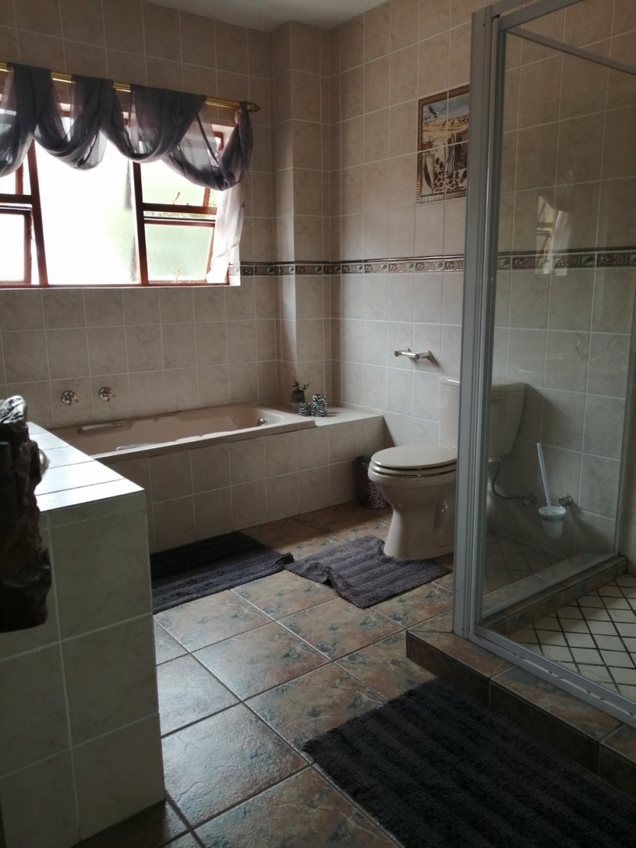 4 Bedroom Property for Sale in Boschenvaal River Front Lodges Free State